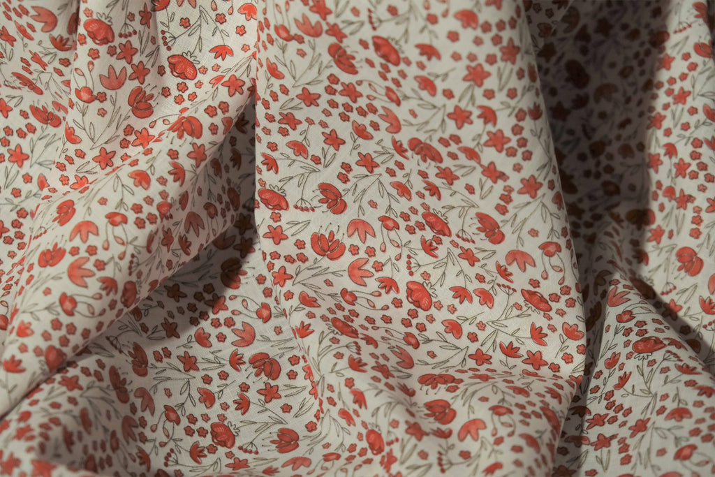 <strong>Voile Flamé - wunderschöner, sommerlicher Blümchenstoff</strong>