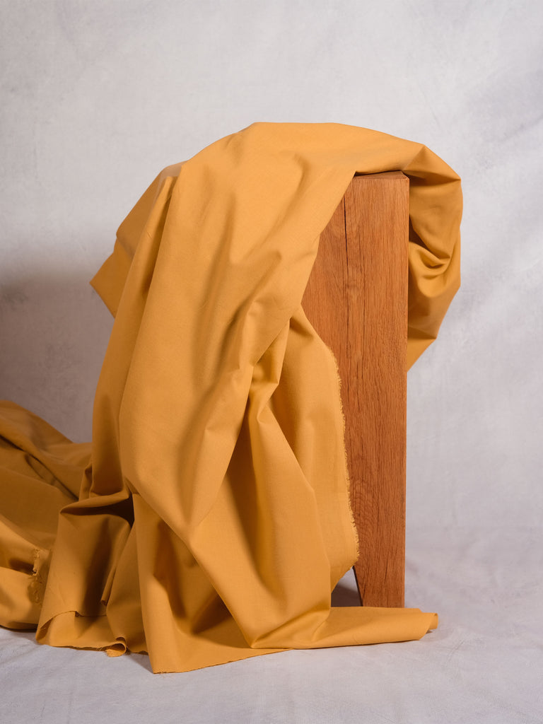 <strong>Neu im Programm: Voile in den Farben Honig und Rauchblau</strong>