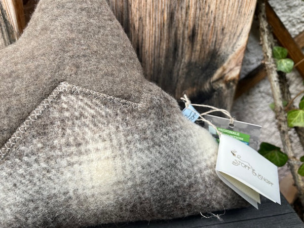 BERGEKISSEN Sauweda - aussen Wolle, innen Schafwollfüllung